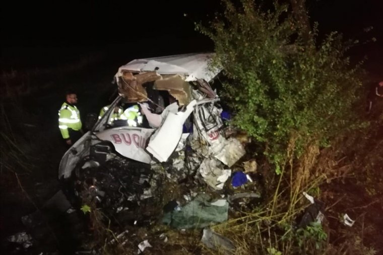 Szörnyű közúti baleset Ialomița megyében: tízen haltak meg egy kamion és egy kisbusz ütközése következtében