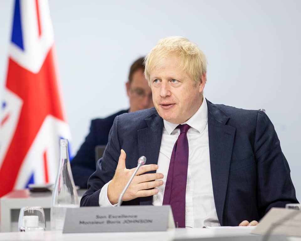 Boris Johnson kezdeményezte a Brexit „káros” halasztását