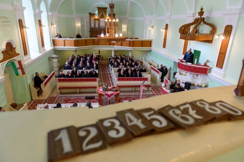 Megújult a tordai unitáriusok temploma, az iskoláért tovább harcolnak