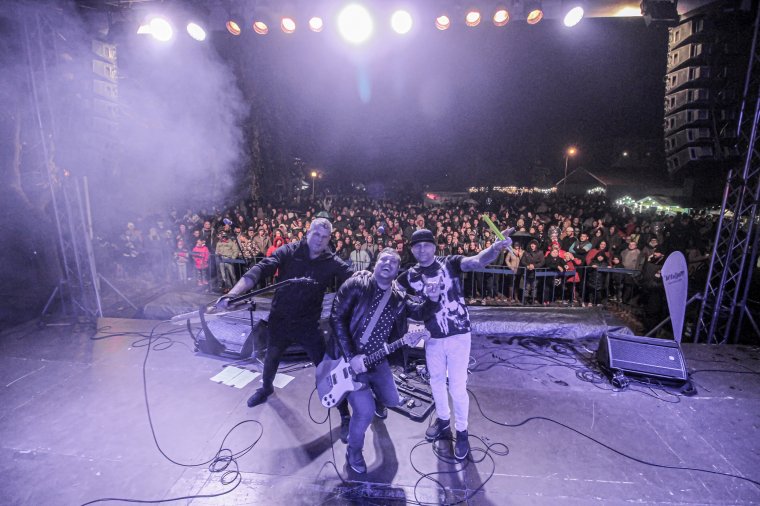 Pop-rock ritmusra bulizhat az erdélyi közönség a Dirty Slippers zenekarral