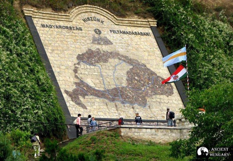 Trianon nem mond semmit a románoknak: szakértők szerint párbeszéd helyett a történelemmel manipulálnak a politikusok