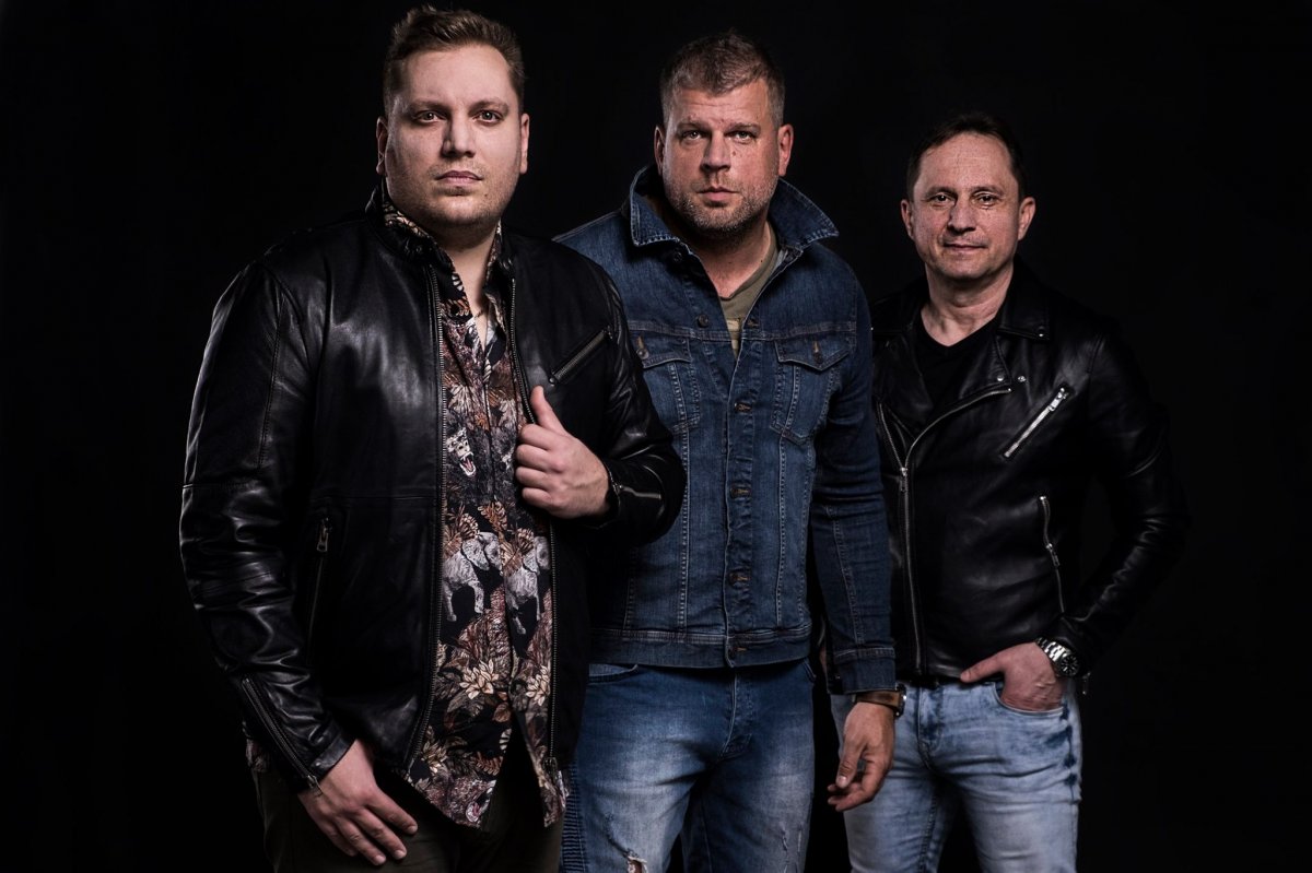 Pop-rock ritmusra bulizhat az erdélyi közönség a Dirty Slippers zenekarral