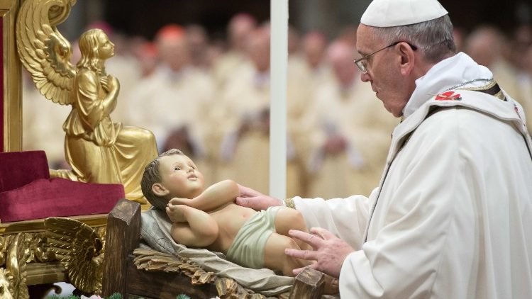 Ferenc pápa karácsony szentestéjén: „Isten ingyen érkezik”