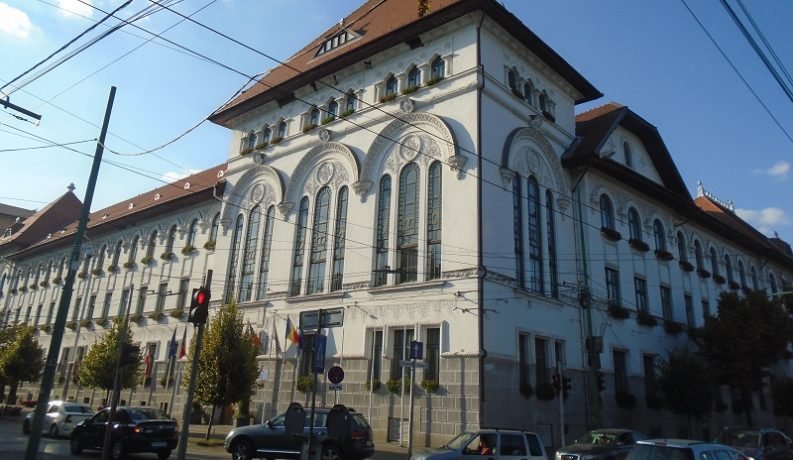 Vádat emelt az ügyészség Temesvár polgármestere, elődje és a városháza számos munkatársa ellen