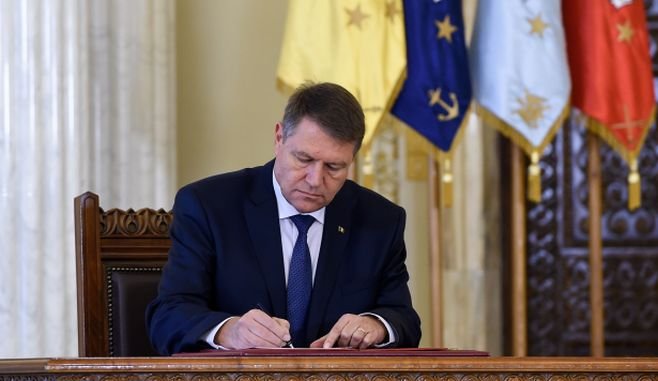 Johannis megállapodást írt alá az ellenzéki pártokkal a jogállamiságról és az európai értékekről