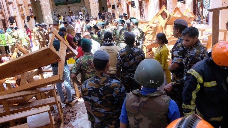 Őrizetbe vettek hét embert Colombóban a Srí Lanka-i terrortámadással összefüggésben