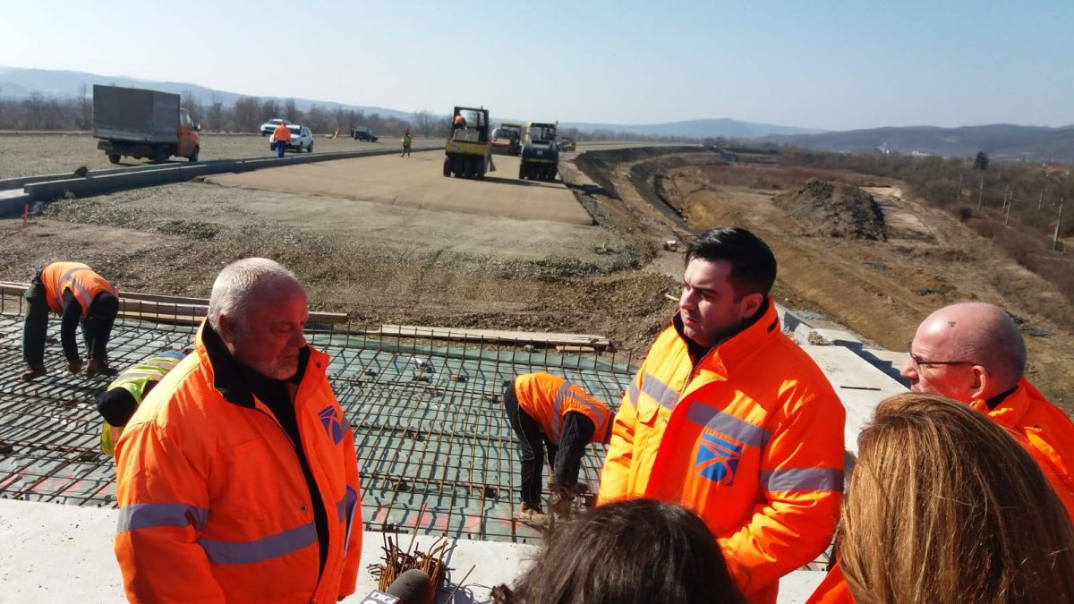 Gyorsítana a tempón, nagyobb mozgósítást kér az észak-erdélyi autópályán dolgozó kivitelezőktől a szállítási miniszter