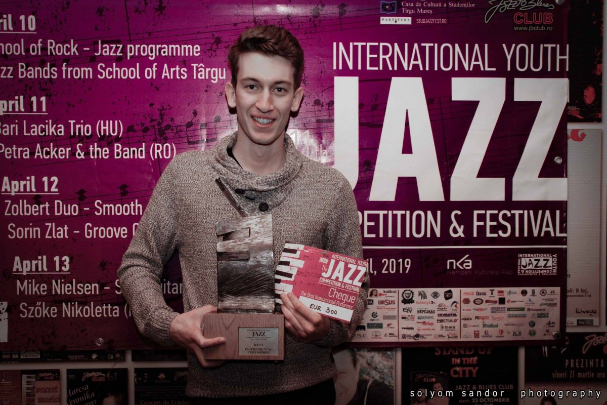 „A zsűri értékelése sokkal fontosabb a díjnál” – interjú az év felfedezettjével, Pethő Csaba marosvásárhelyi jazzgitárossal
