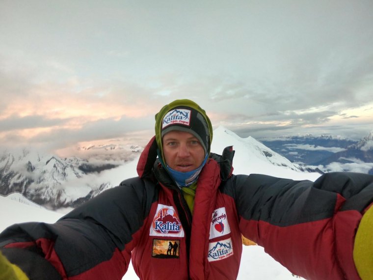 „Akarattal és kitartással bármit el tudunk érni” – Varga Csaba nagyváradi hegymászó a Mount Everest-expedícióról