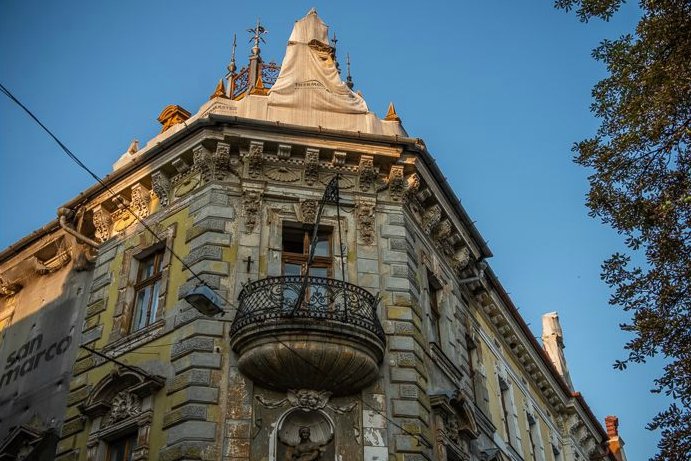Veszélyessé vált a Rimanóczy Szálló: ma dönthet a legfelsőbb bíróság a leromlott állapotú nagyváradi műemlék épület sorsáról