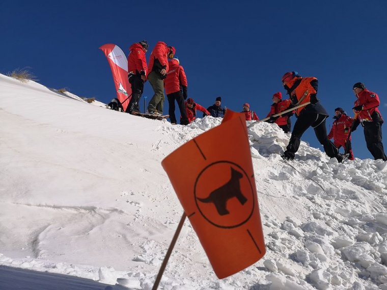 Halál a hegyen: lavina sodort el egy turistacsoportot a Fogarasi-havasokban