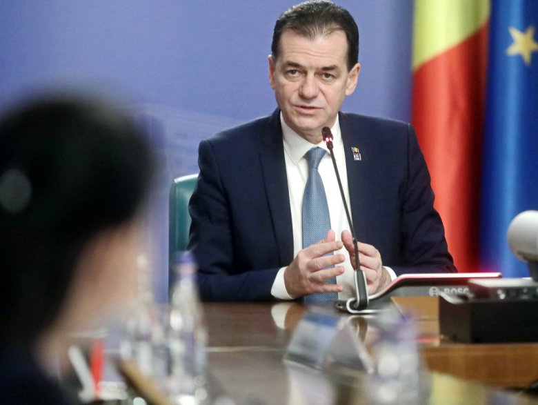 Kényszerszabadságra küldi a közalkalmazottak egy részét a román kormány