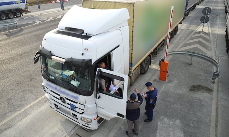 Lázadoznak a román kamionosok ellen a magyar fuvarozók