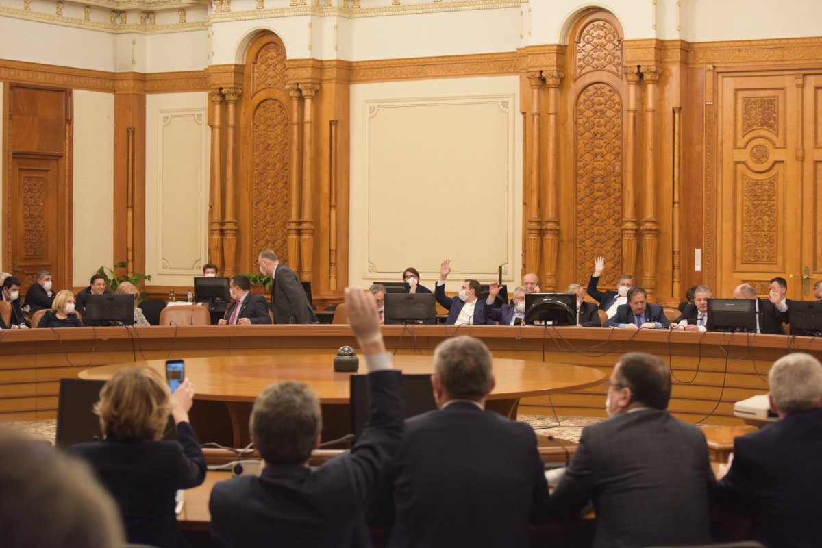 Jóváhagyta a román törvényhozás a veszélyhelyzetről szóló törvényt