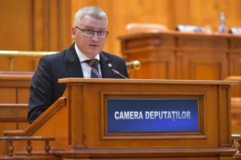 Ezúttal a közigazgatási törvénykönyv hallgatólagos elfogadása borzolja a kedélyeket a román kormánypártban