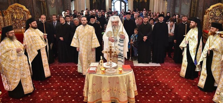 Megosztja az ortodoxokat az egyszer használatos kanállal való áldoztatás