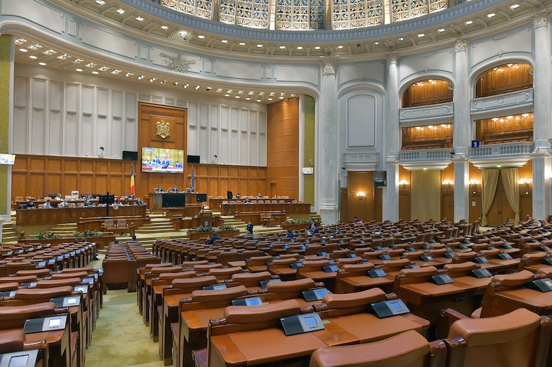 Kvórum hiányában berekesztették a parlament ülését, elbukott a kormánybuktatási kísérlet