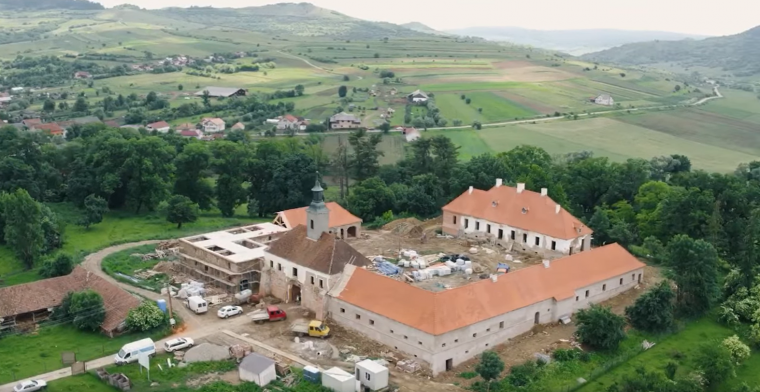 Mentik a Teleki-örökséget: jól haladnak a paszmosi kastély felújítási munkálatai