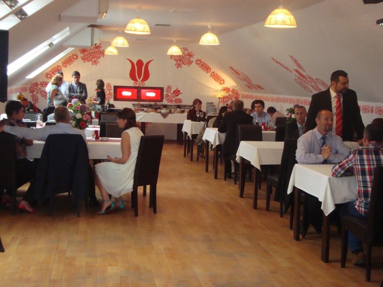 Családi események lepték el az éttermeket –  a kolozsvári Mikó étteremben az újrakezdésről
