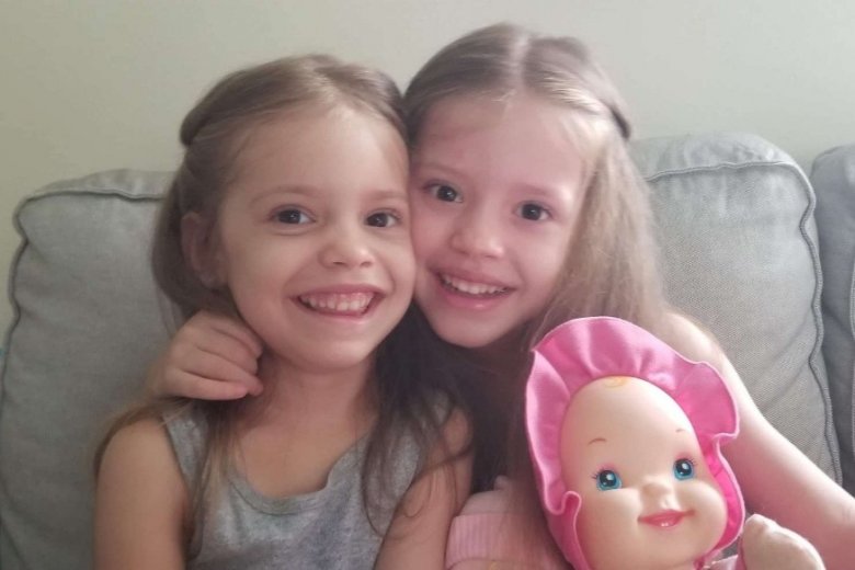 Szilágycsehi összefogás Lara életéért – A rákban szenvedő ötéves kislány szülei bíznak az emberek jóindulatában