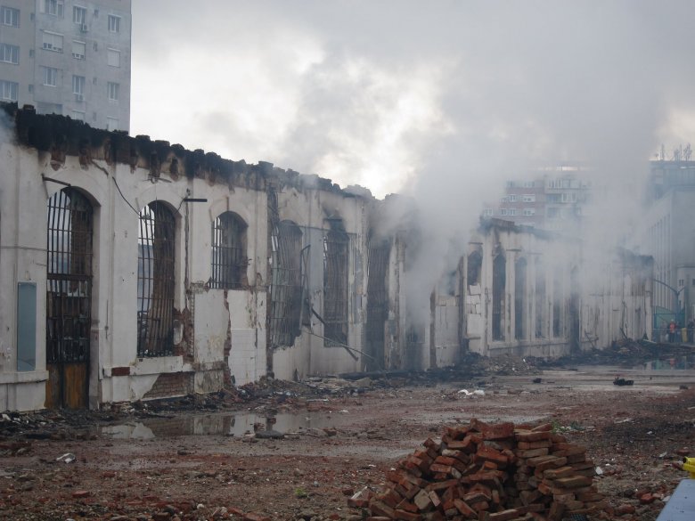 A lángok martalékává vált ipartörténeti műemlék helyreállítását követelik Nagyváradon