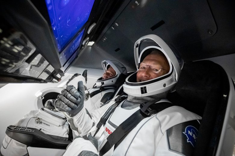 Visszatért a Földre a SpaceX és a NASA történelmi küldetésének két űrhajósa