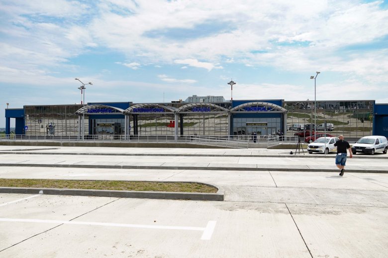 Teherterminállal bővítik a nagyváradi repülőteret