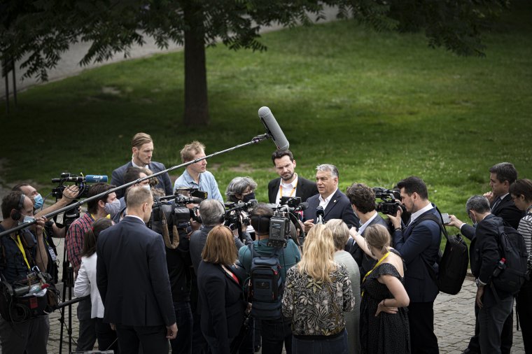 Budapesti sajtó: Brüsszelben megszületett a megállapodás, Orbán Viktor elérte, amit akart