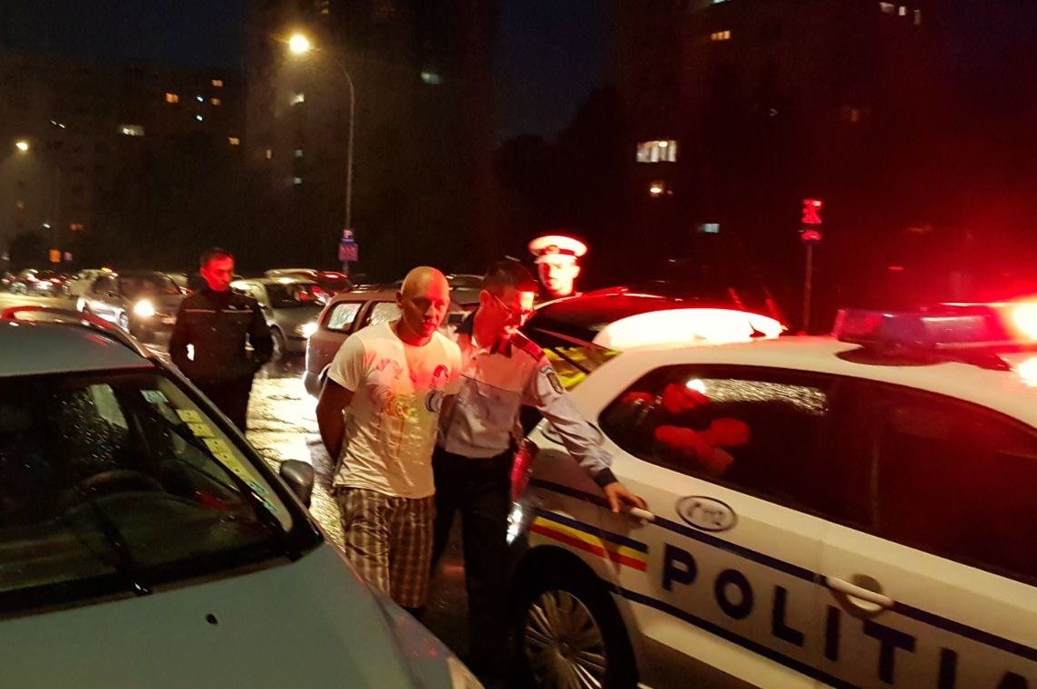 Részeg, jogosítvány nélküli férfi koccant Kolozsváron, a rendőrök előtt fenyegetve a vétlen gépkocsivezetőt