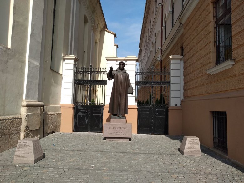 Jövőre láthatóbbá válik Dávid Ferenc szobra Kolozsváron, ígéri a városvezetés