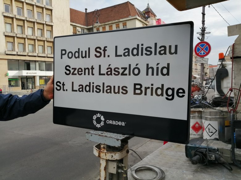 Zatykó Gyula: hároméves munka eredménye a magyar felirat kihelyezése a Szent László hídra