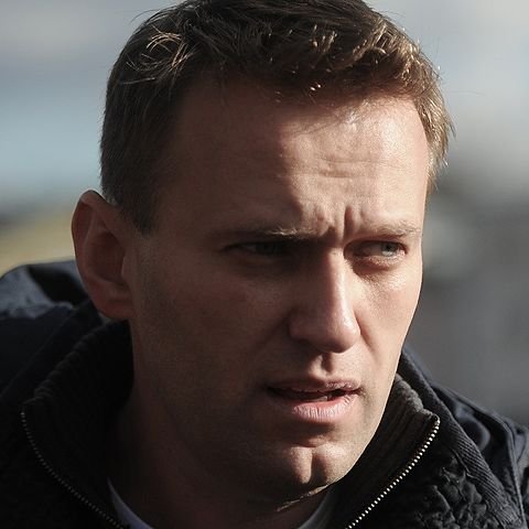 Navalnij munkatársai szerint nem kávé, hanem ásványvíz útján mérgezték meg a politikust