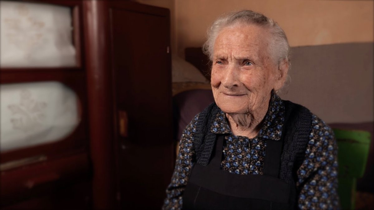 Emberközelben a történelem: budapesti fődíj a 102 éves bardoci Juliska néniről szóló etűdnek