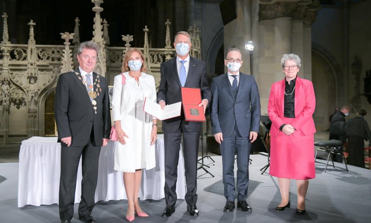 Átvette az Ottó császár díjat Klaus Iohannis Magdeburgban