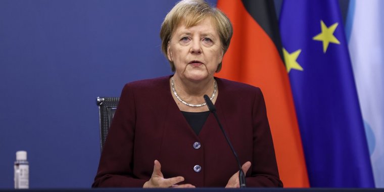 Merkel: hátra van még három-négy „nehéz hónap” a járványból