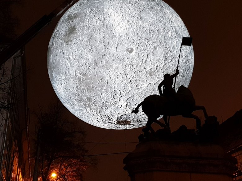 Hold, ingyenes fotóstand, jóga, dzsessz és csillagászati bemutató az Erzsébet parkban