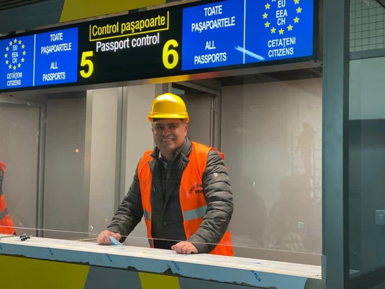 Mégis lesz magyar felirat a brassói reptéren: kibővítik az eredetileg szűkre szabott többnyelvűséget „Erdély kapujában”