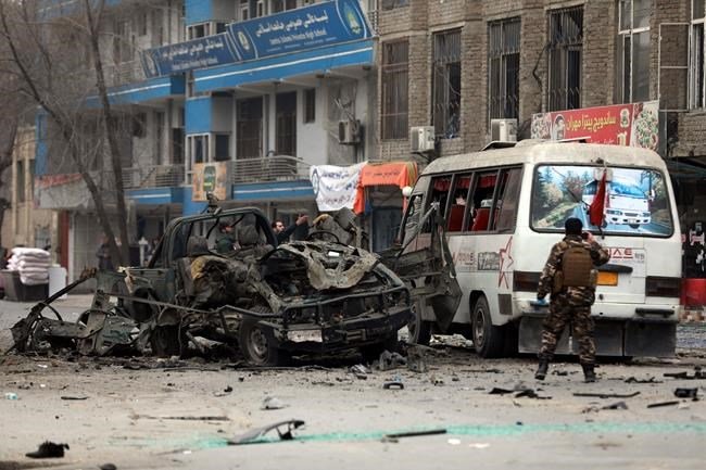 Több halálos áldozatot követeltek a Kabulban történt szimultán robbantások