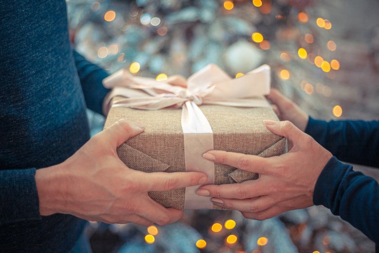 Sokak karácsonyi és szilveszteri terveit húzta át a járvány, de az ajándékozás a legtöbb családban nem marad el