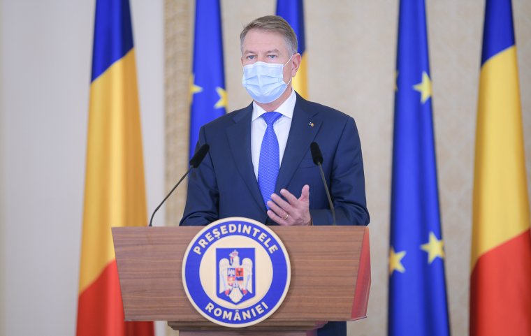 Klaus Iohannis pénteken nyilvánosan beoltatja magát koronavírus ellen