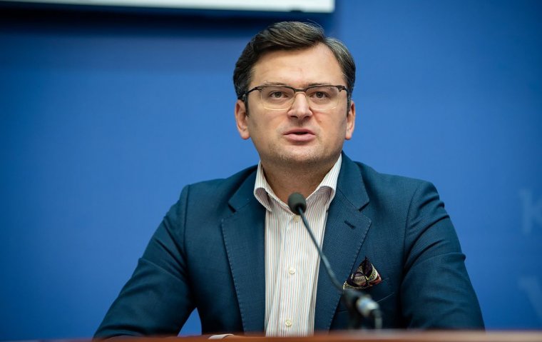 Megerősítette Szijjártó Péter, hogy nem engedte a hivatalos tárgyalásokra az ukrán külügyminisztert Bukarestben