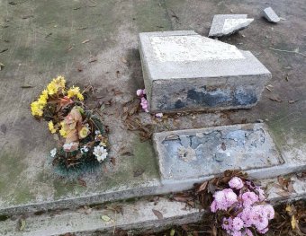 Kiskorúak gyalázhatták meg az Arad megyei református temetőt