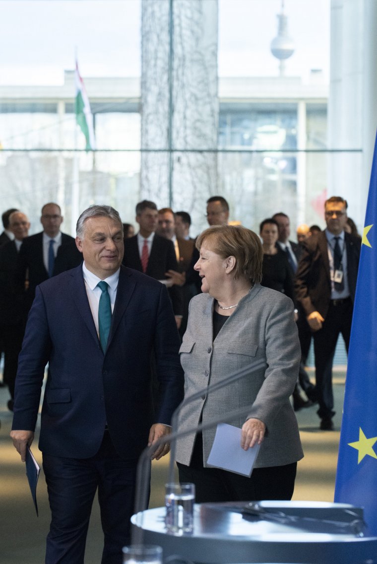 A magyar gazdaság teljesítményét dicséri Angela Merkel német kancellár