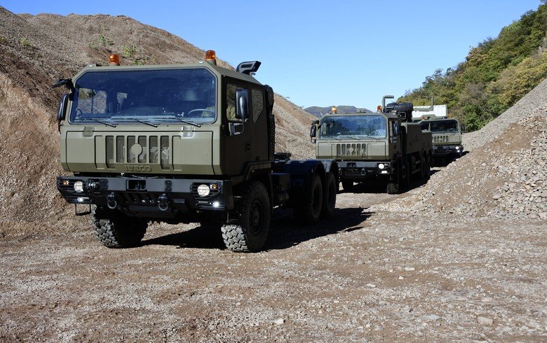 Több mint 200 millió euróért vásárol teherautókat a román hadsereg