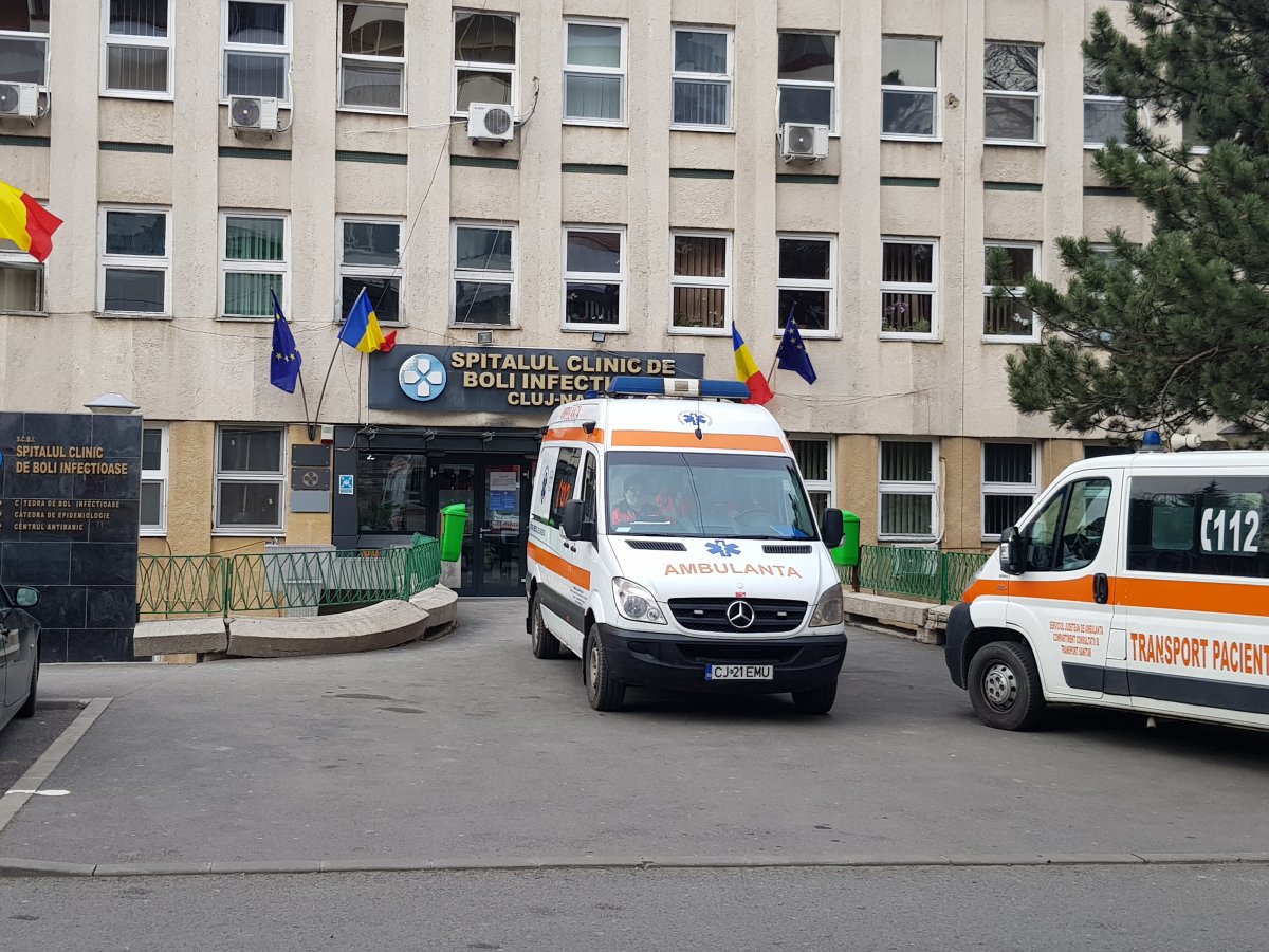 Mobil intenzív osztályt üzemelnek be Kolozsváron, mivel a kórházakban már nincs hely
