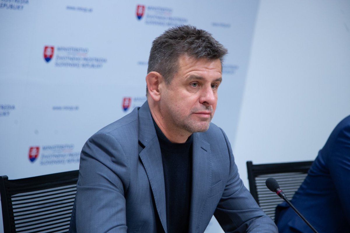Távozik tisztségéből a részegen randalírozó szlovákiai magyar miniszter