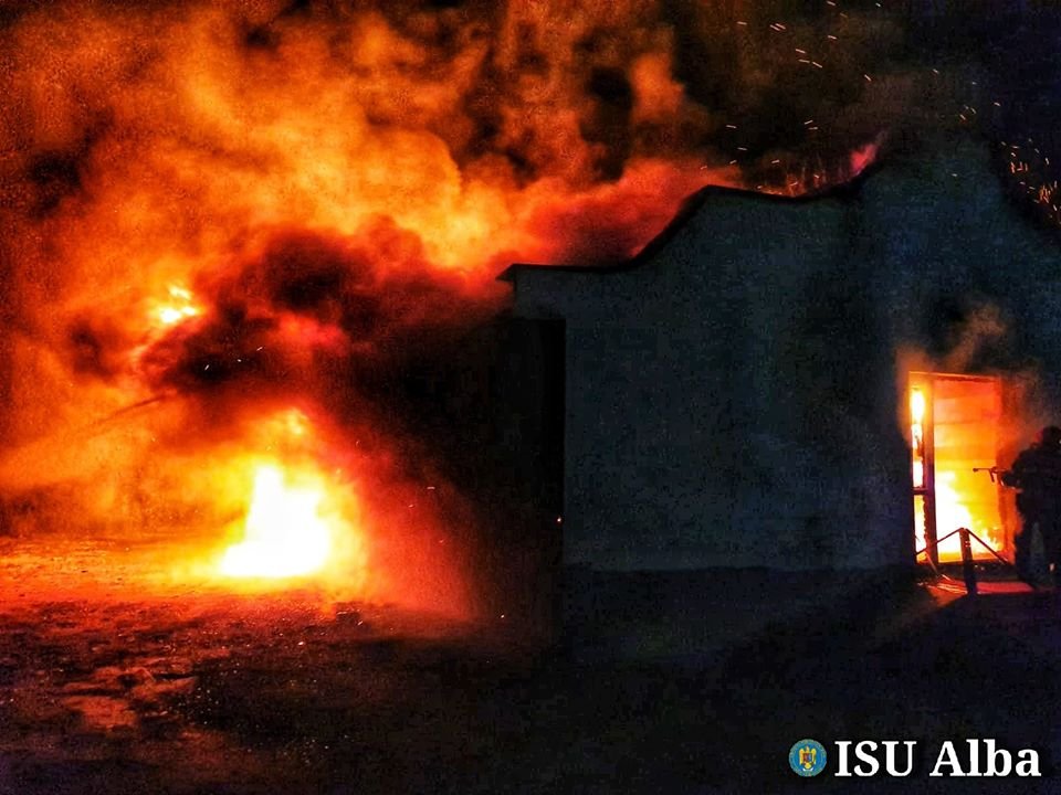Leégett egy menedékház a Kudzsiri-havasokban