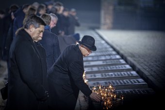 „Auschwitz egy nagy seb” – A túlélők voltak a fő vendégek a 75. évfordulós megemlékezésen