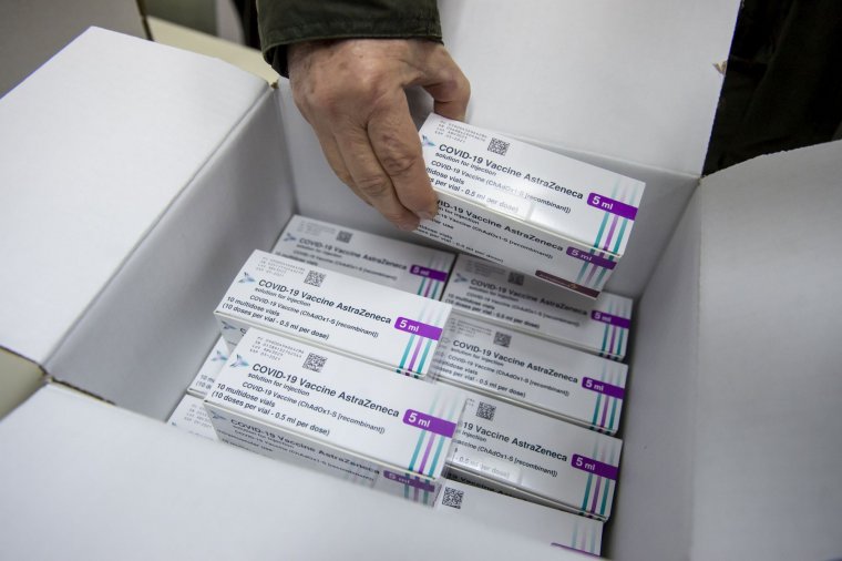 Újabb adag AstraZeneca vakcina érkezik Romániába