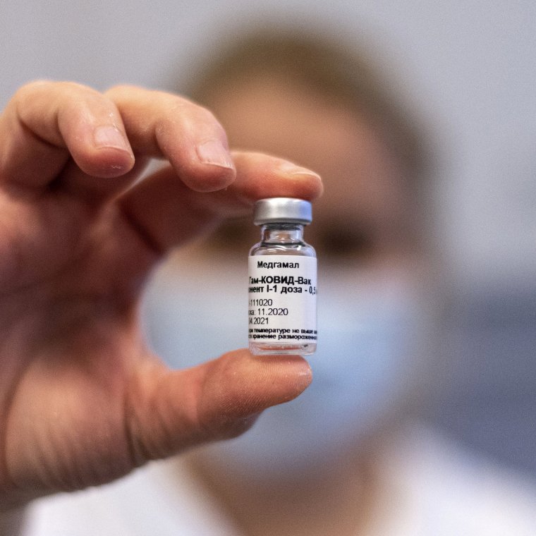 Már az orosz Szputnyik V vakcinával is oltanak Magyarországon